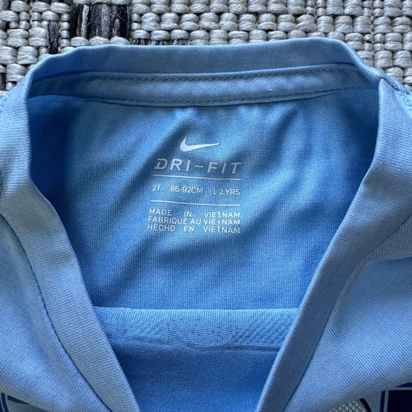 Toddler Nike Set Tee and Shorts Size 2T - Picture 3 of 7